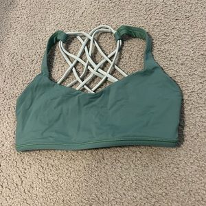 Lululemon free to be bra